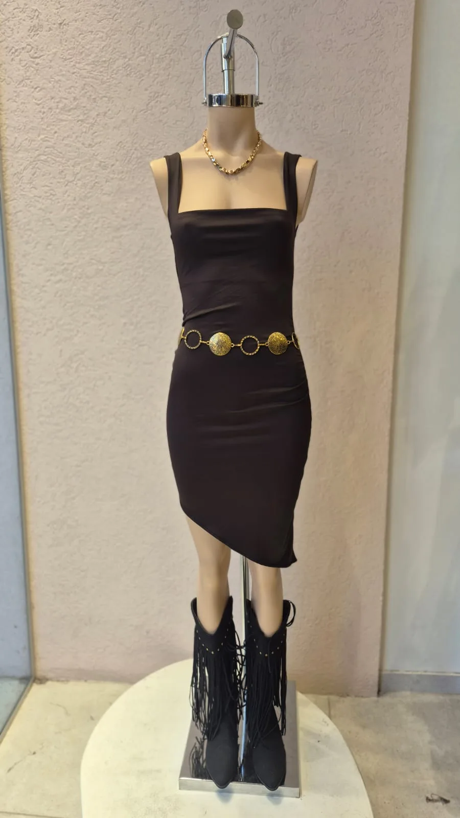 26/V06 -  VESTIDO CUELLO CUADRADO PICO - MICROFIBRA