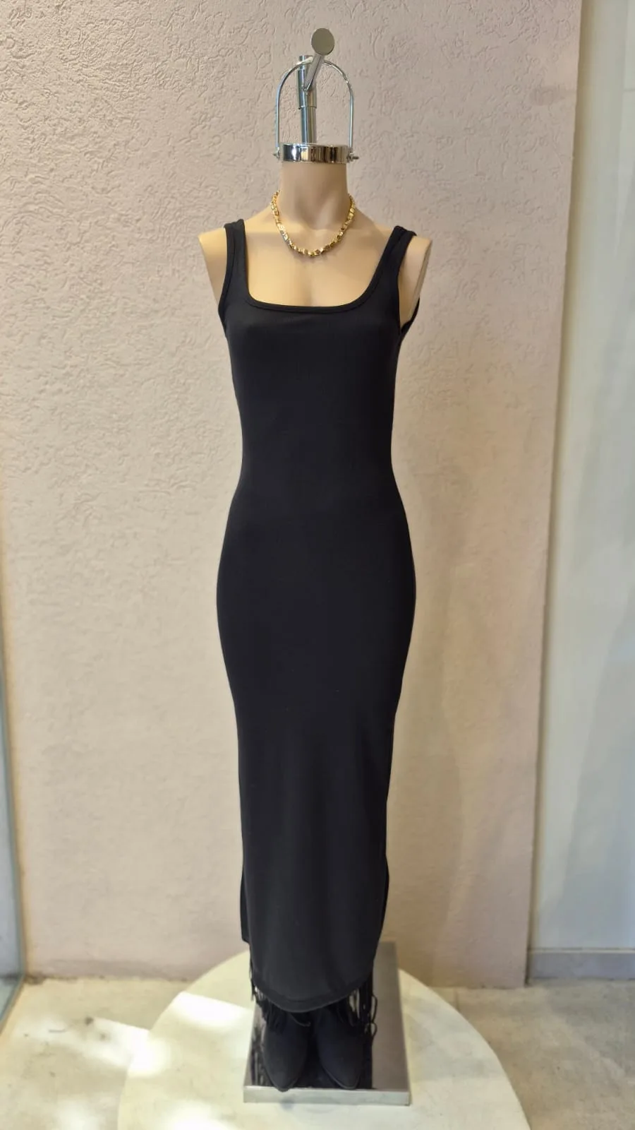 26/V07 – MAXIVESTIDO CUELLO U – MORLEY PREMIUM