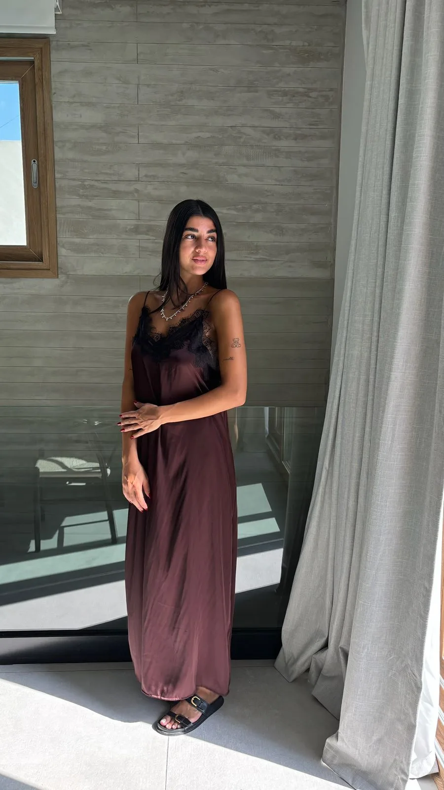 26/V15 - MAXIVESTIDO ESCOTE PUNTILLA S/ESPALDA - SEDITA MONACO