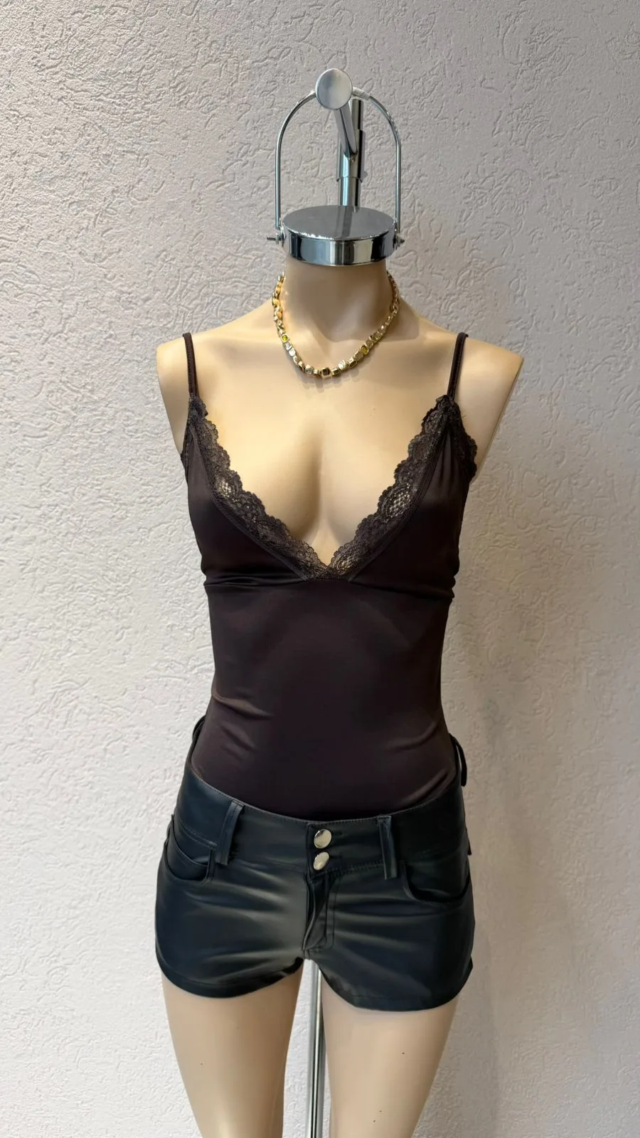 26/BB10 - BODY BUSTO PUNTILLA S/ESPALDA - MICROFIBRA