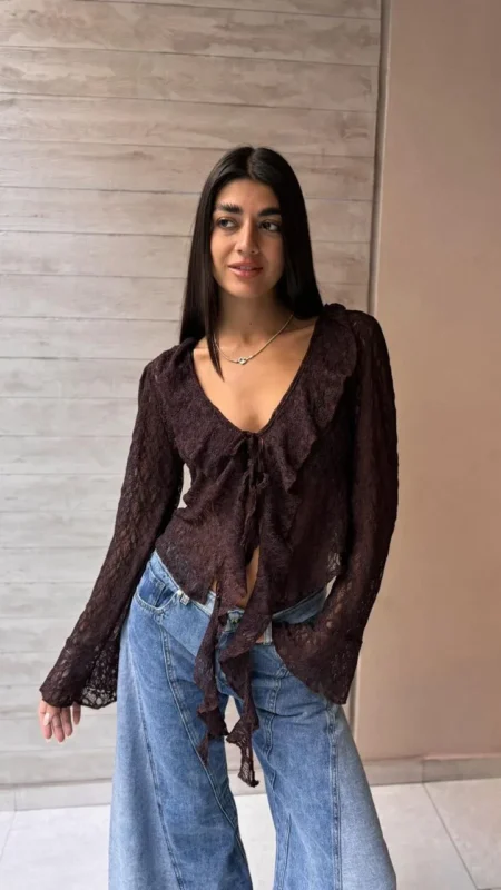 26/BL09 - BLUSA M/L VOLADO LARGO - ENCAJE