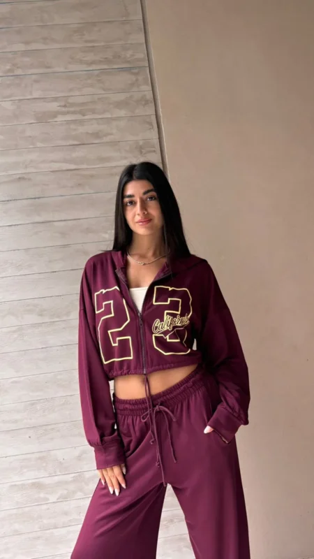 26/C11 – CAMPERA CROP “23 CALIFORNIA” – RUSTICO FRIZADO