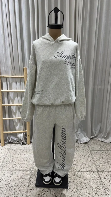 26/P27 – JOGGER BARREL FIT ” DREAMS ” – FRIZA