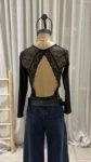 26/BB25 - BODY M/L ESPALDA CALADO CON ENCAJE Y PUNTILLA - MICROFIBRA