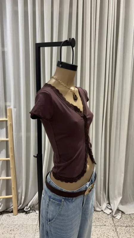 Top manga corta puntilla boton – algodon lycra - FEI (foto 2)