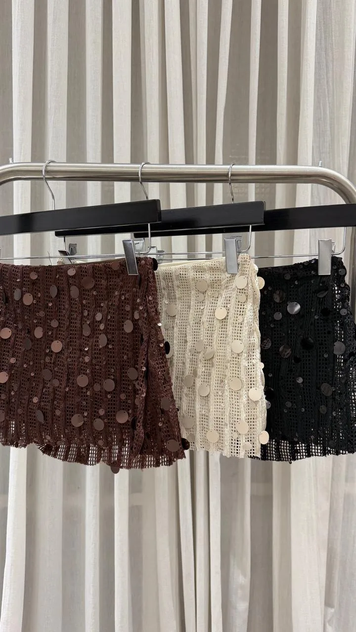 WhatsApp Image 2026-10-16 at 12.38.20 PM (1) Skort basico - lentejuelas sequins monaco - FEI (foto 4)
