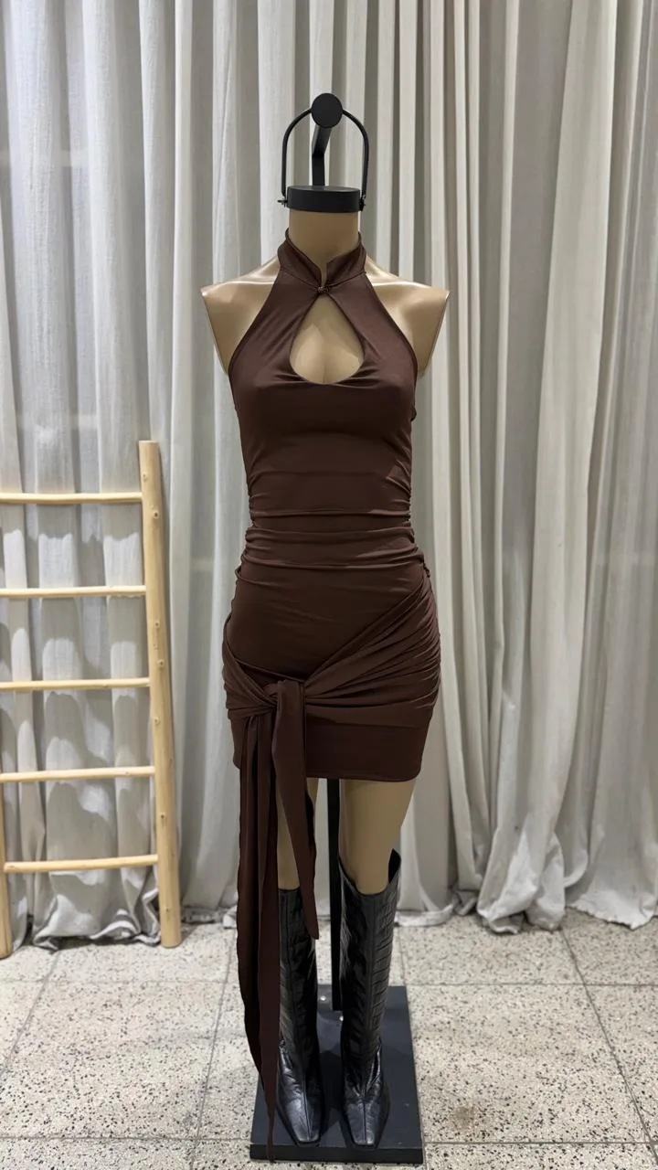 WhatsApp Image 2026-10-19 at 8.44.10 AM (1) Vestido halter cuello mao pareo - microfibra - FEI